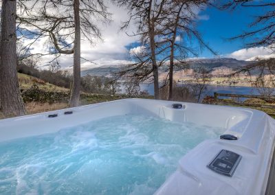 Waterfall Cottage Loch Tay, Scotland 1 bedroom luxury holiday lodge with hot tub