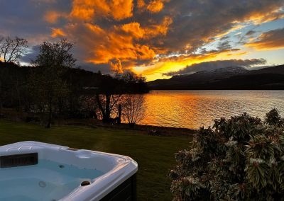 Self Catering holiday homes with hot tub available at Loch Tay Scotland